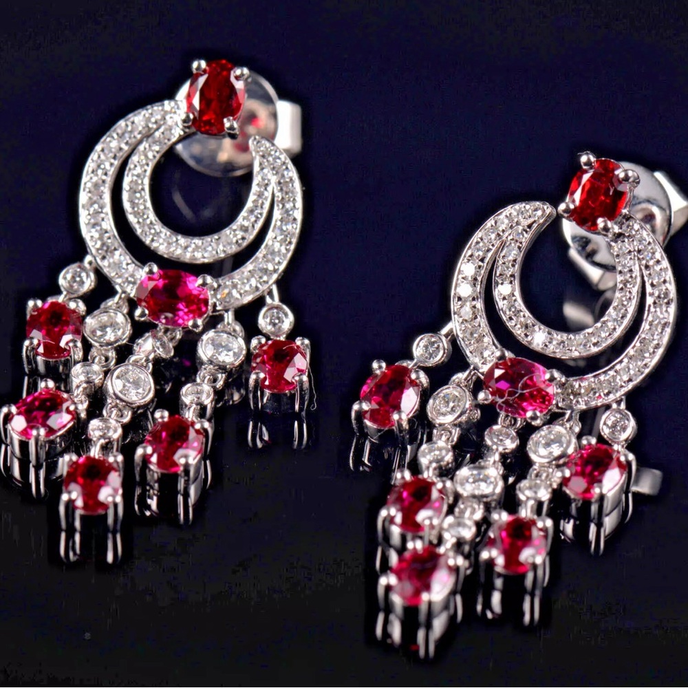 Sold! Gorgeous Natural 4Ct Ruby and 1.85 CT Diamonds on 14k. 5.2 g. 1.25 “ - Picture 4 of 9